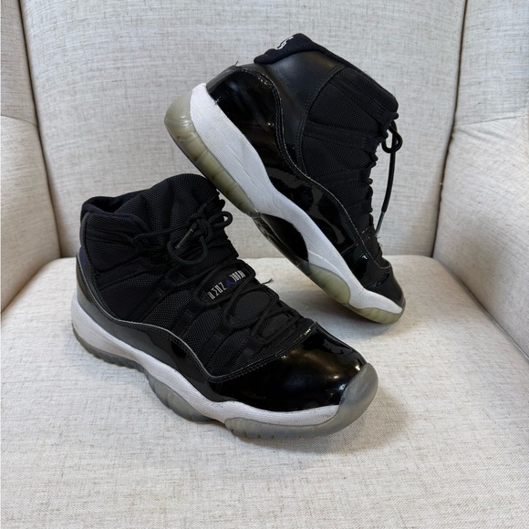 jordan 11 space jam 7y